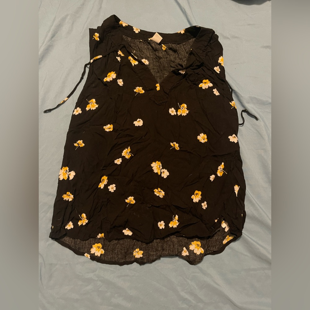Old navy tank top size medium